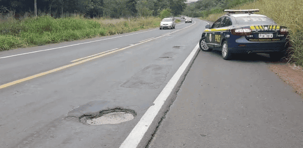 PRF alerta para buracos nas rodovias que cortam o Piauí