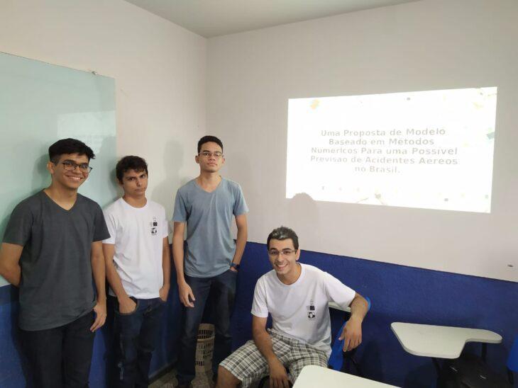Alunos da computação usam as teorias e práticas do cursos para pesquisar a Covid-19