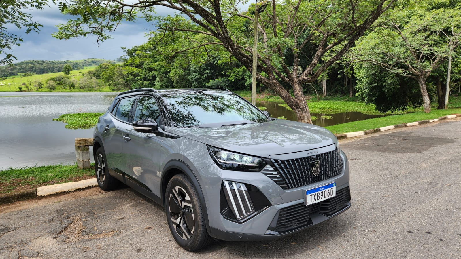 Peugeot aposta na tecnologia híbrida e amplia vendas da linha 2008 2026