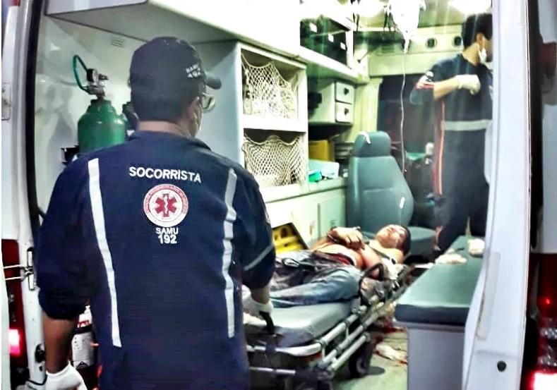 Assaltante baleado na cabeça chegou a ser socorrido, mas veio a óbito
