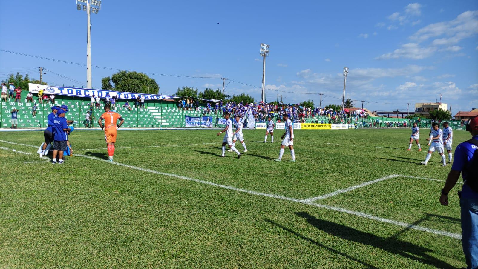 Parnahyba em campo contra o Nacional-AM