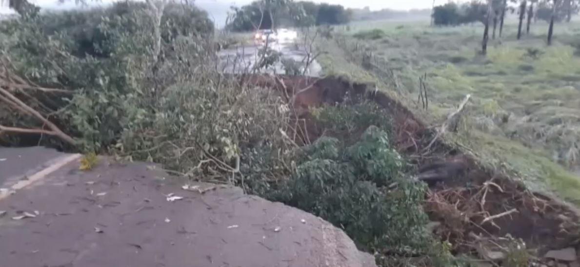 Açude rompe devido as fortes chuvas