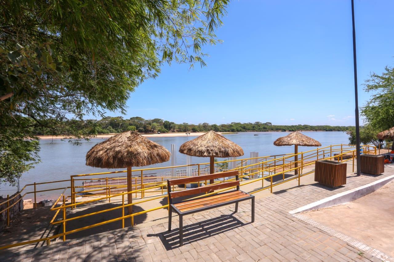 Píer flutuante em Teresina