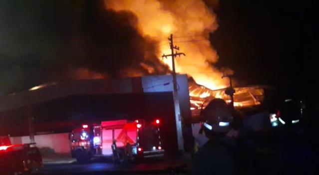 Incêndio atingiu depósito da JSB Distribuidora