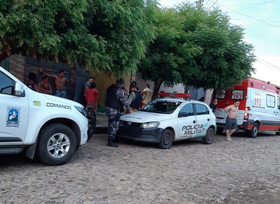 Cena do crime foi isolada por volta das 6h deste domingo (01)