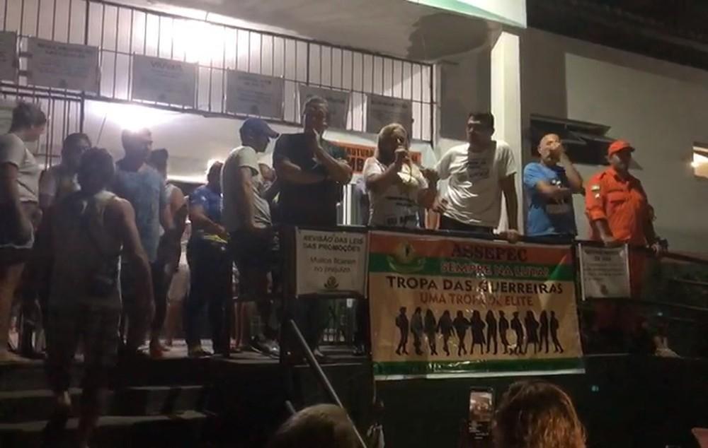 Policiais decidem fim da greve ceara