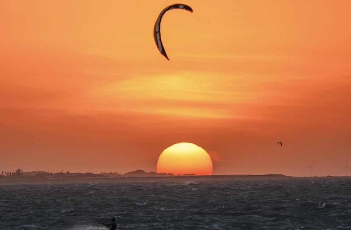 Por do sol em Barra Grande, em Cajueiro da Praia, litoral do Piauí