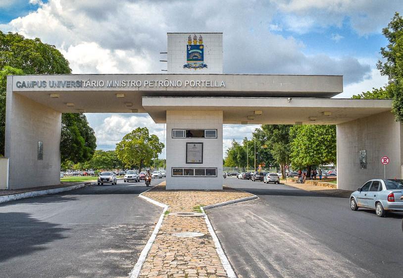 Pórtico do Campus Ministro Petrônio Portella