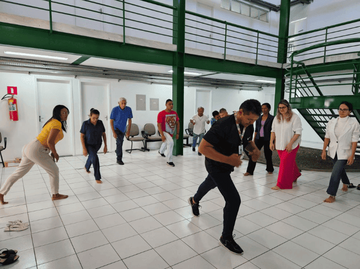 Prática de gisnástica laboral Centro de Estudos da PGE-PI
