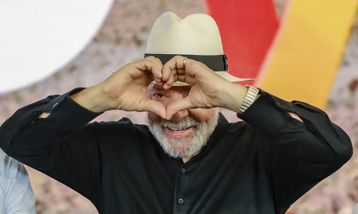 Lula veta exame toxicológico em CNH A e B e sanciona carteira social para motoristas de baixa renda