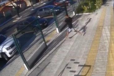 Imagem do preso fugindo do Fórum