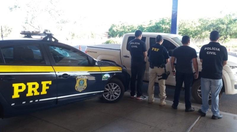 Carro de luxo recuperado pela PRF