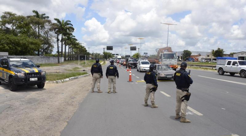 Policiais rodoviários federais do Piauí são enviados para o Ceará
