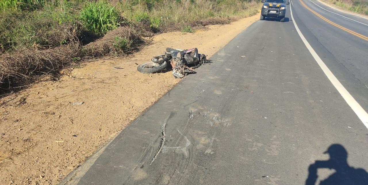 Moto ficou inutilizável após colisão