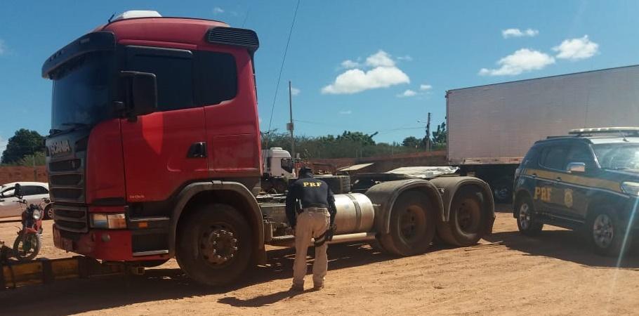 Caminhão recuperado pela PRF-PI