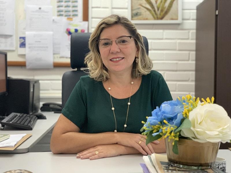 Pró-Reitora da PRAEC, Pofa. Dra. Adriana Paiva