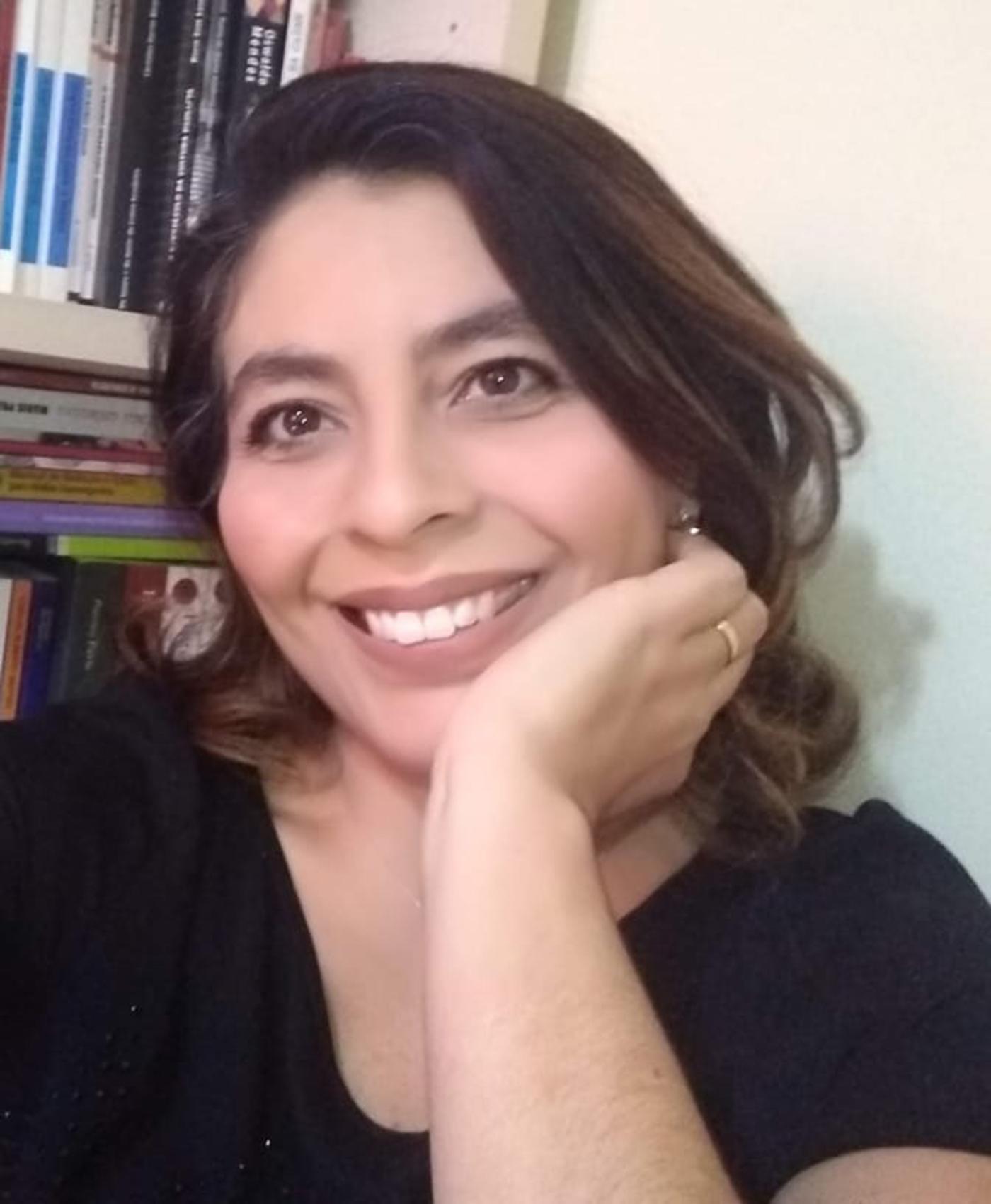 Professora Maíra Mariano