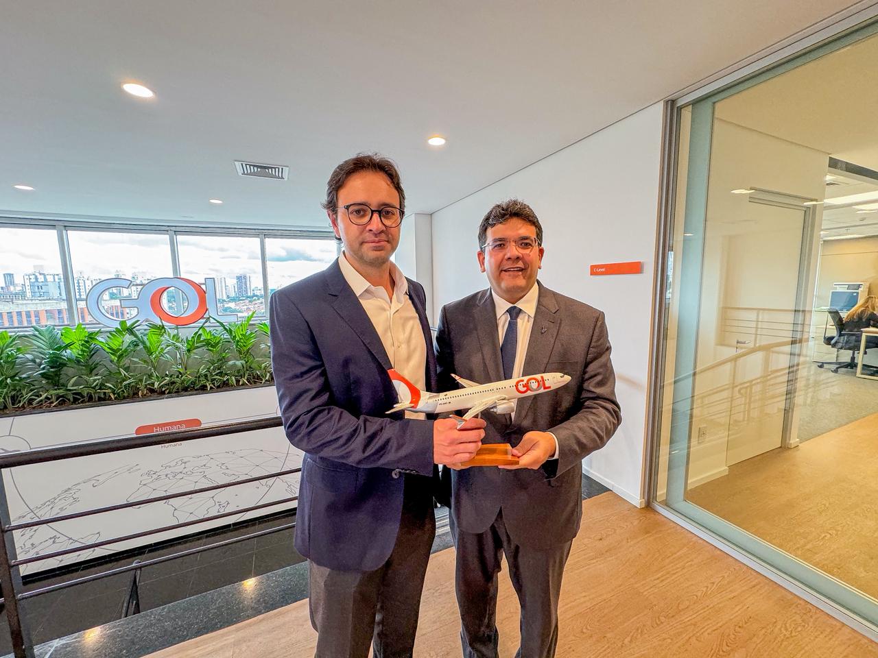 Governador Rafael Fonteles e o presidente da companhia aérea GOL, Celso Ferrer