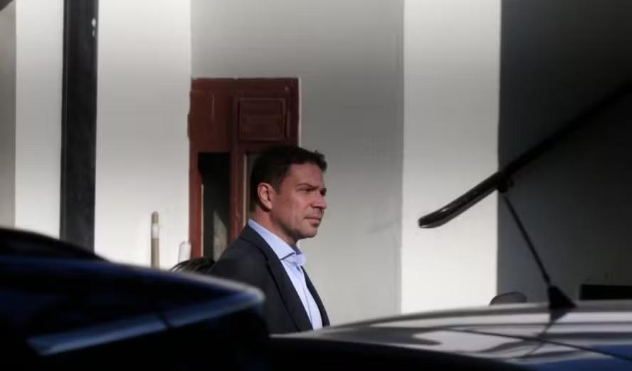 Alexandre Ramagem chega para depor na superintendência da Polícia Federal do Rio