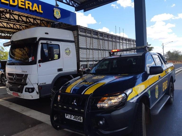 O homem foi encaminhado, juntamente com a droga, até à Polícia Civil de Valença do Piauí para os procedimentos