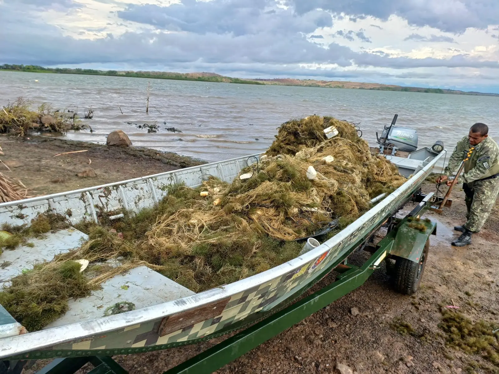 Redes de pesca apreendidas