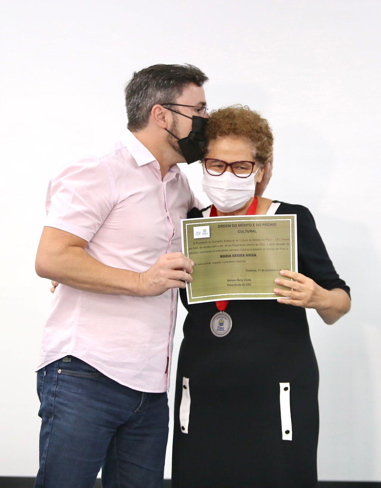 Regina homenageada no Conselho Estadual de cultura