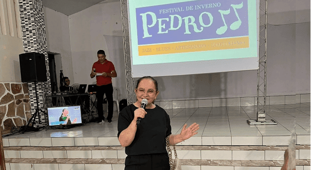 Prefeita de Pedro II, Betinha Brandão (PP) durante anúncio do Festival de Inverno de Pedro II