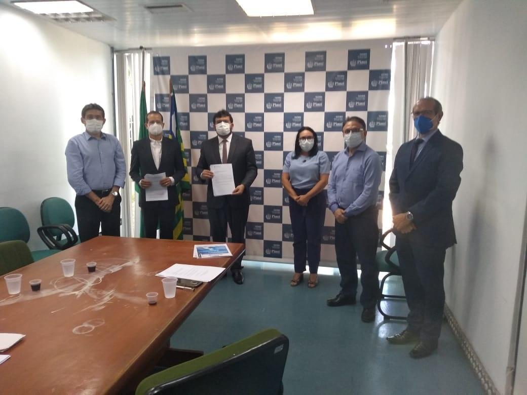 Reunião na secretaria de Fazenda