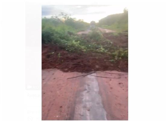 Deslizamento de terra causou a interdição do rodoanel