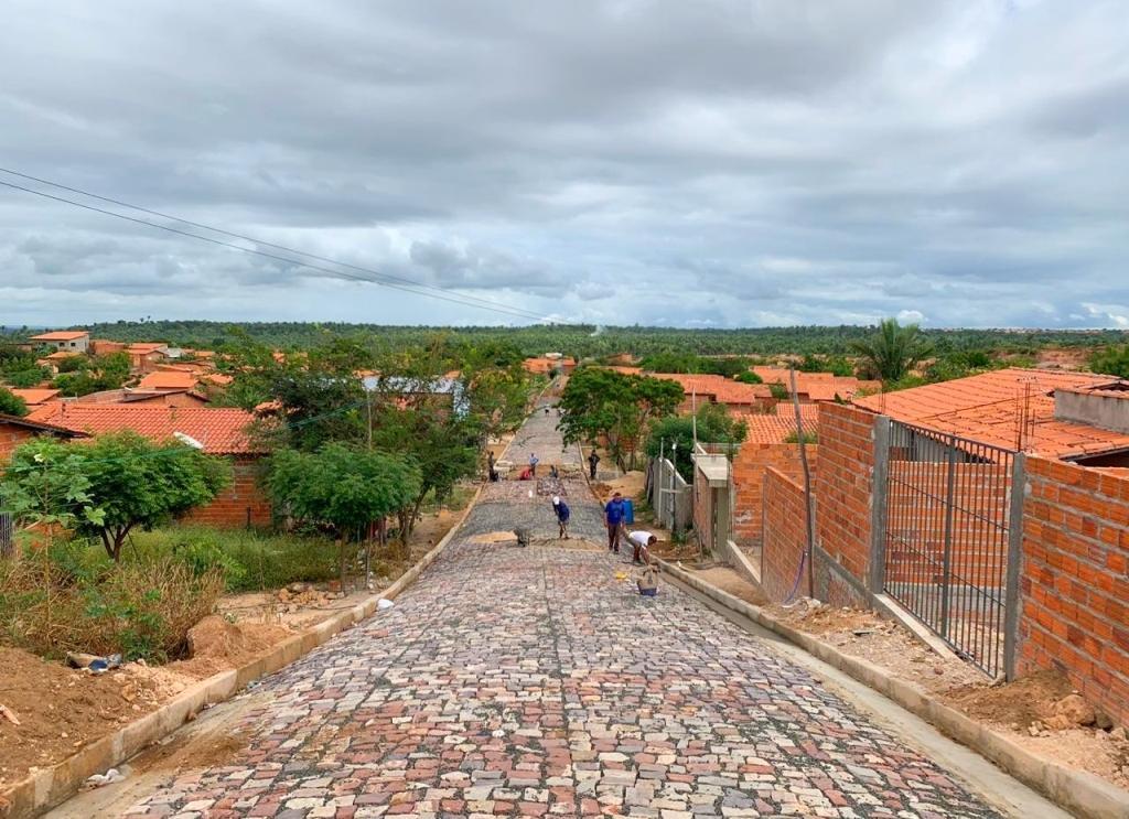 Pavimentação de rua na Vila Nova Conquista
