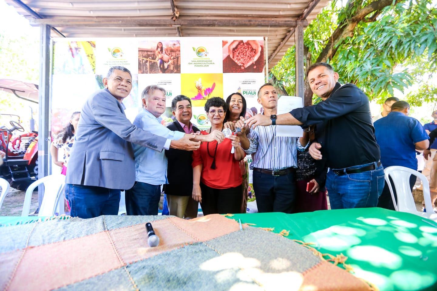 Equipamentos agrícolas entregues