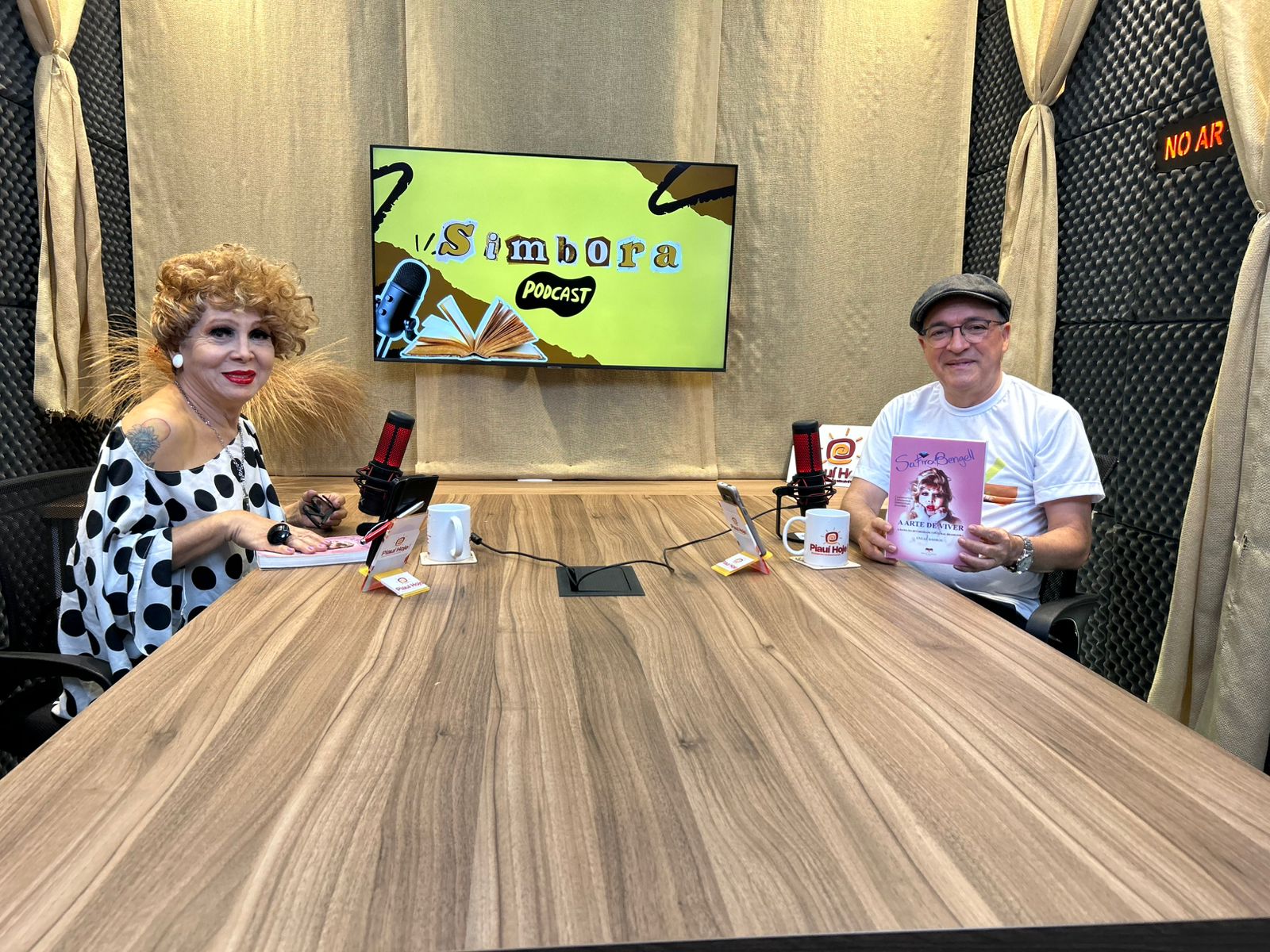 Safira Bengel e Wellington Soares durante entrevista no PodCast Simbora