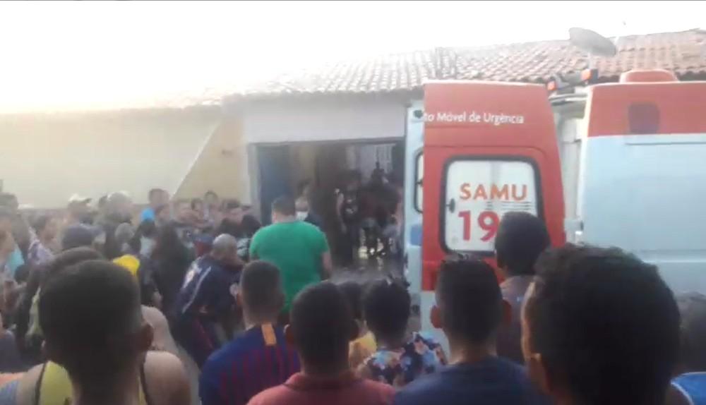 Írmãos baleados na zona norte
