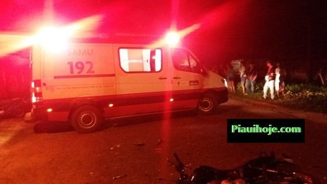 Ambulância no local do acidente
