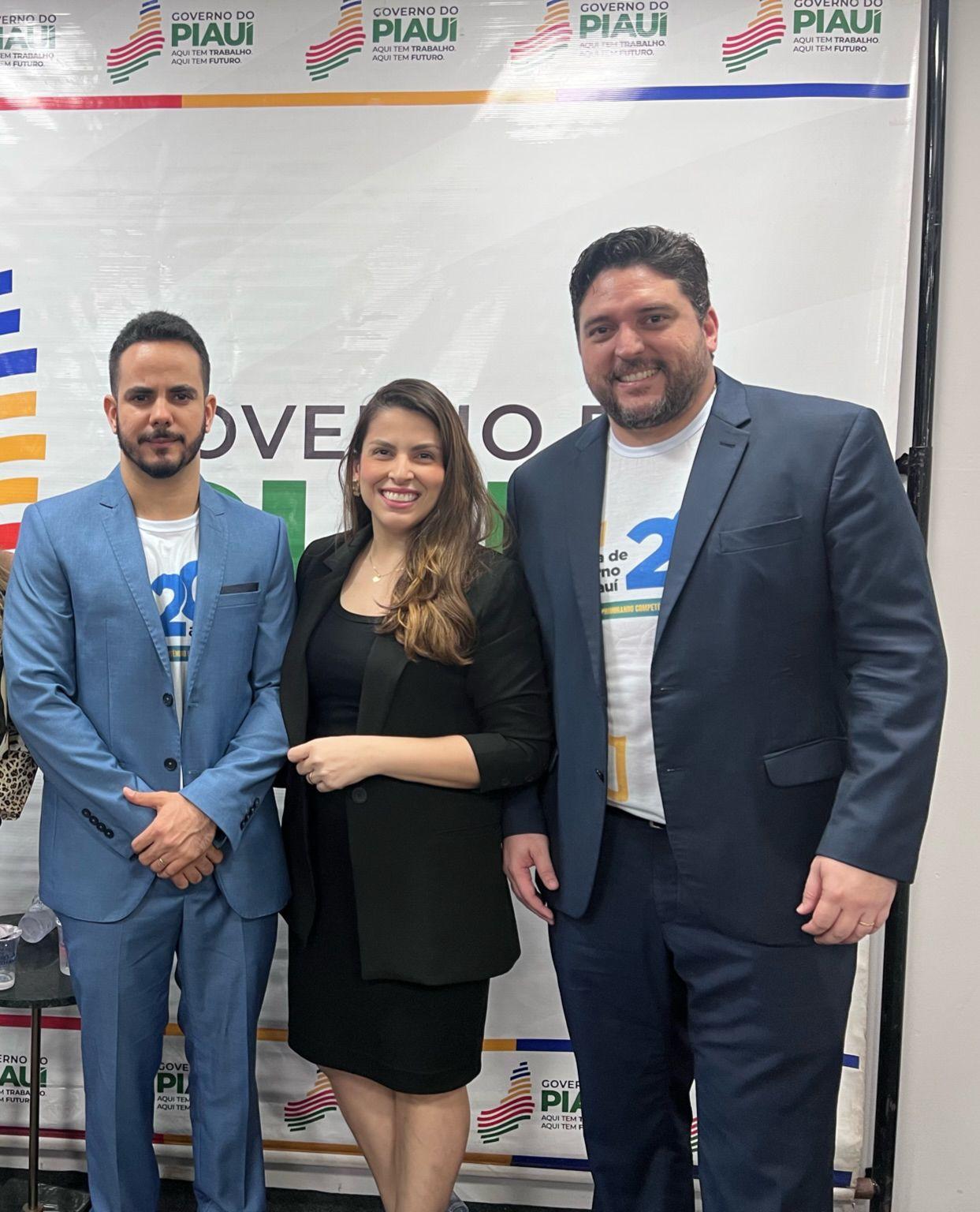 Samuel Pontes do Nascimento, da Diretora do Núcleo de Formação, Naiara Moraes e do Diretor da Escola de Governo do Piauí, Carlos Alberto.