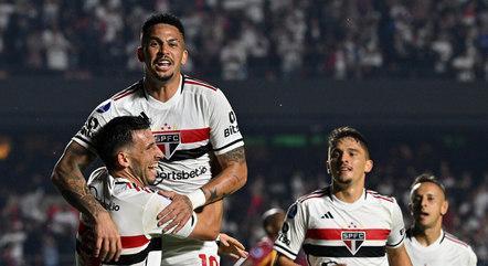 Luciano comemora gol que aumentou vantagem para o São Paulo