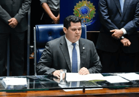 Senador David Alcolumbre: votação será neste sábado
