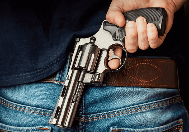 O porte de armas foi flexibilizado e facilitou a ação de criminosos