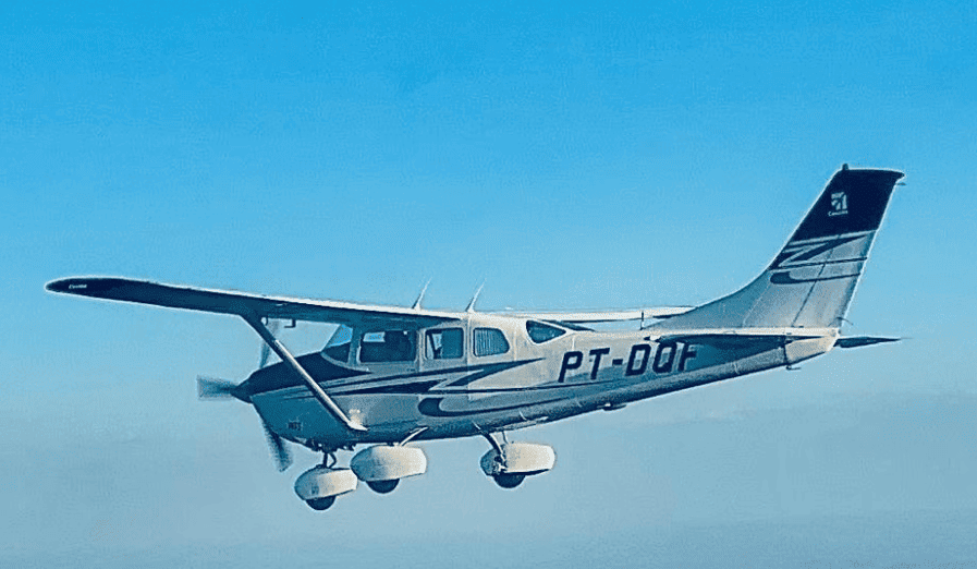 O avião roubado é igual ao da foto