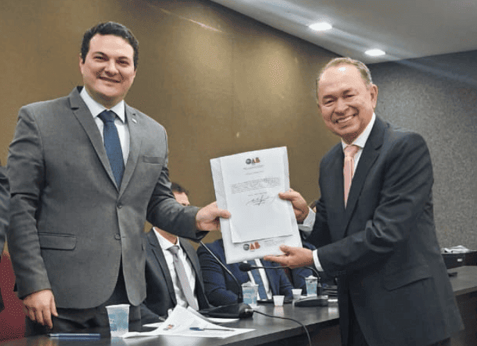 Celso Barros entregou a carteira a Antonio Neto