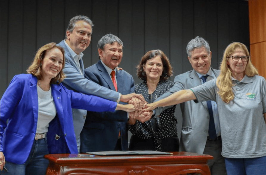 Ministros celebram acordo para alimentar as crianças