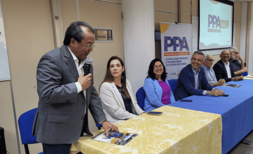 Gestores e técnicos do governo elaboram o PAA