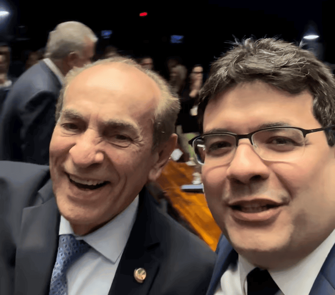 Rafael Fonteles e Marcelo Castro comemoram a aprovação da PEC no Senado