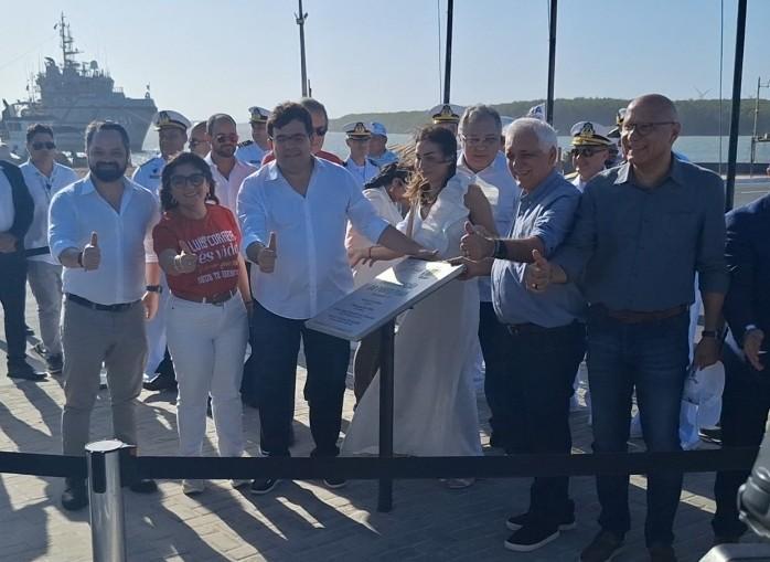 Descerramento da placa de inauguração do Porto  Piauí