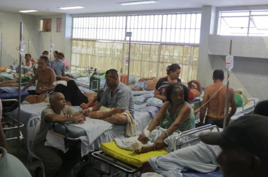 Enfermarias e corredores do HUT estão sempre lotados e falta quase tudo