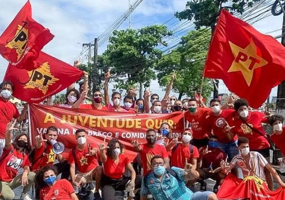 PT: 44 anos de luta em defesa do Brasil e da democracia