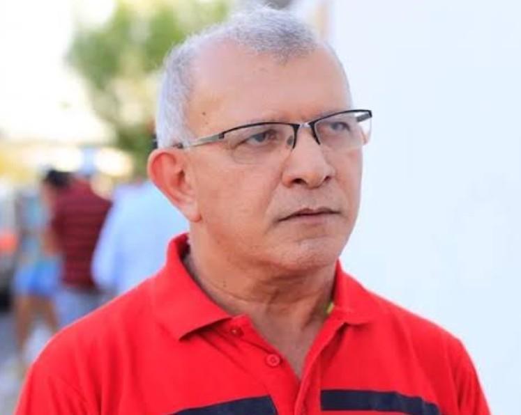 O professor Marcelino Fonteles prega o bom senso