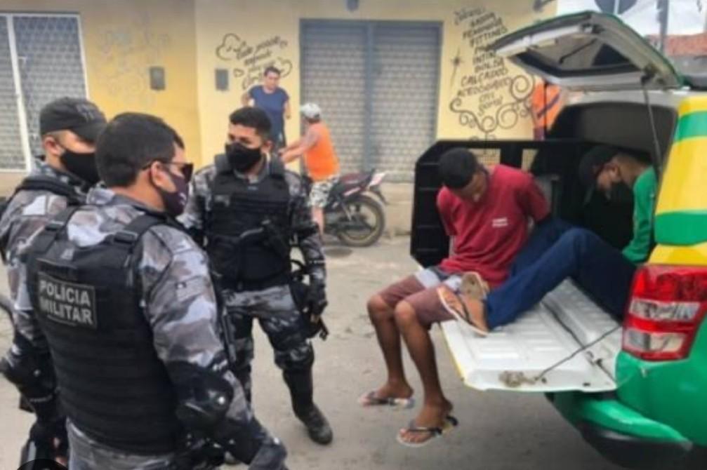 Suspeitos são conduzidos para a Central de Flagrantes de Teresina