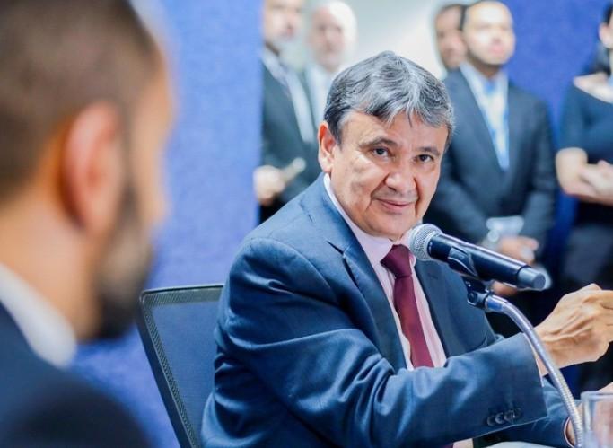 O ministro Wellington Dias abriu a reunião com técnicos do governo federal