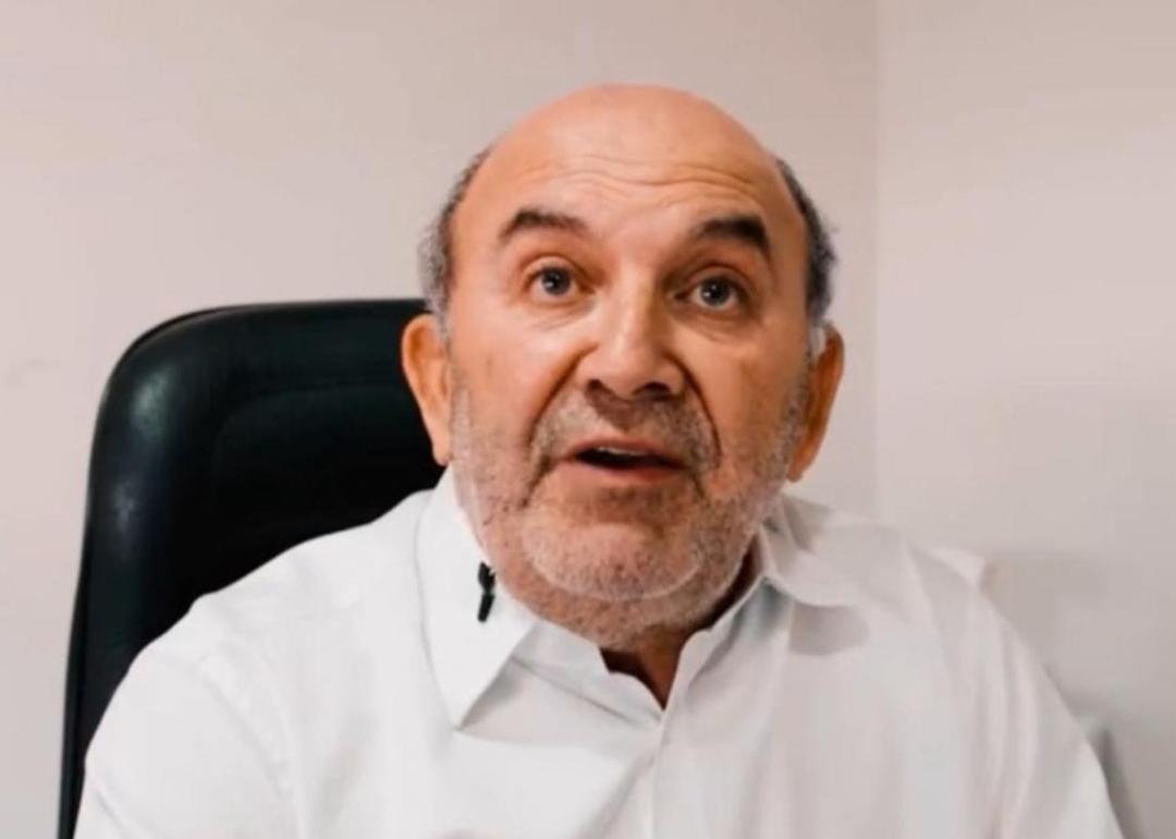 Senhor Santos foi encontrado morto em sua empresa